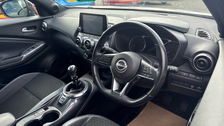 Nissan Juke 1.0 DiG-T 114 N-Connecta 5dr Petrol Hatchback